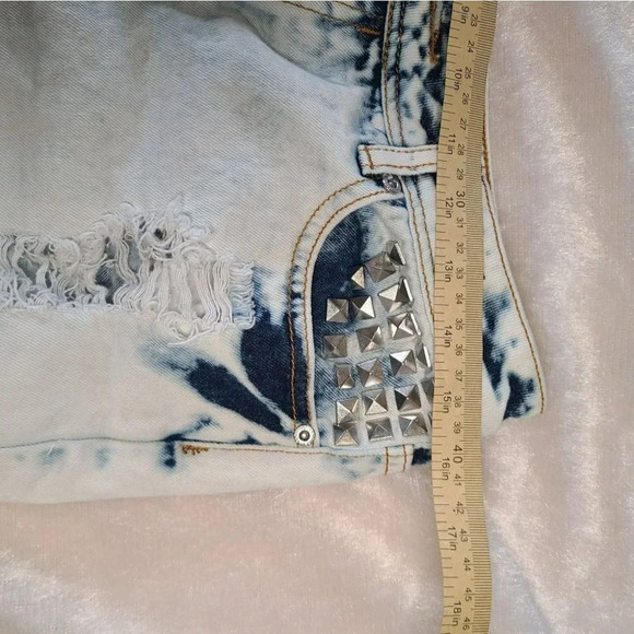 High-waisted distressed acid wash jeans,  s… - Picture 4 of 11